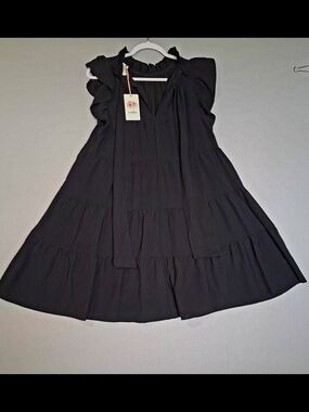 entro Black Ruffle Sleeve Tiered Midi Dress